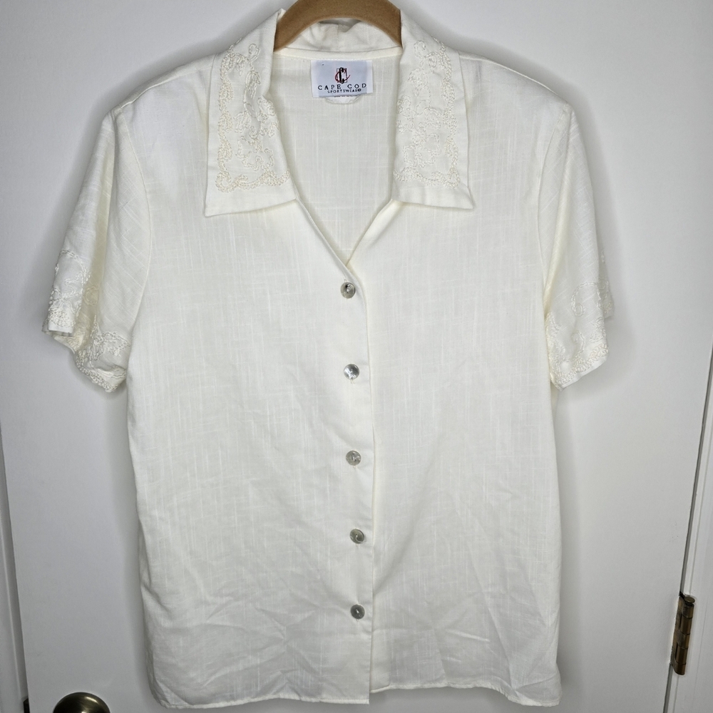 Vintage White Cape Cod Sportswear Relaxed Button Down Shirt with Notched Collar